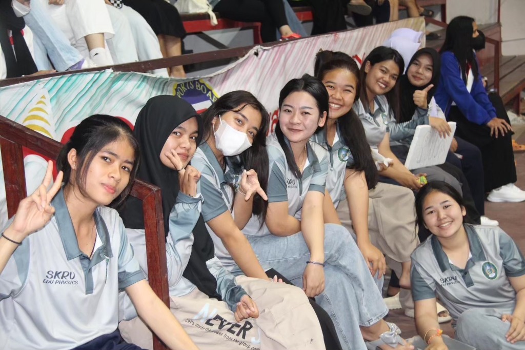 เชียร์กีฬาภายในคณะวิทยาศาสตร์เเละเทคโนโลยี