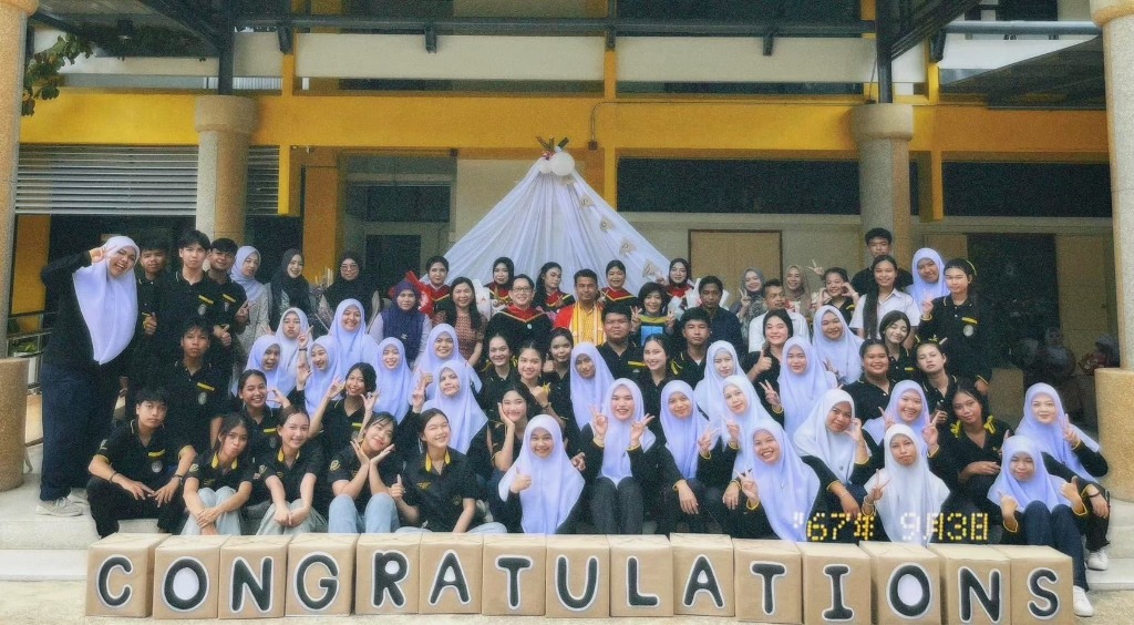 เเสดงความยินดีกับพี่บัณฑิต 67