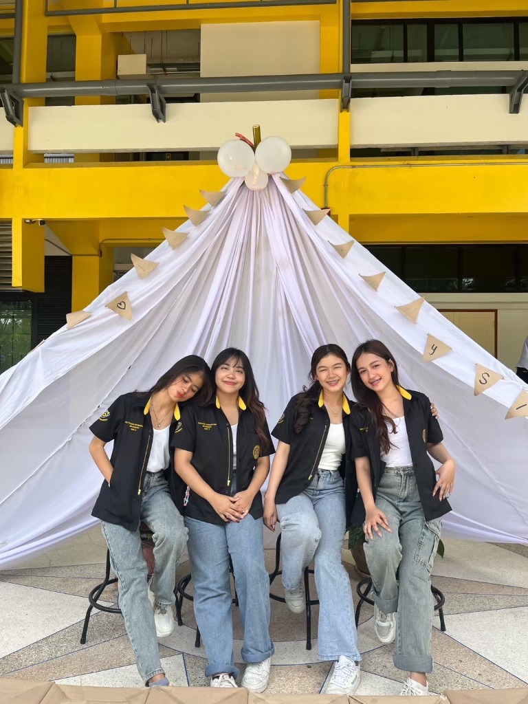 จัดซุ้มงานรับปริญญา 68