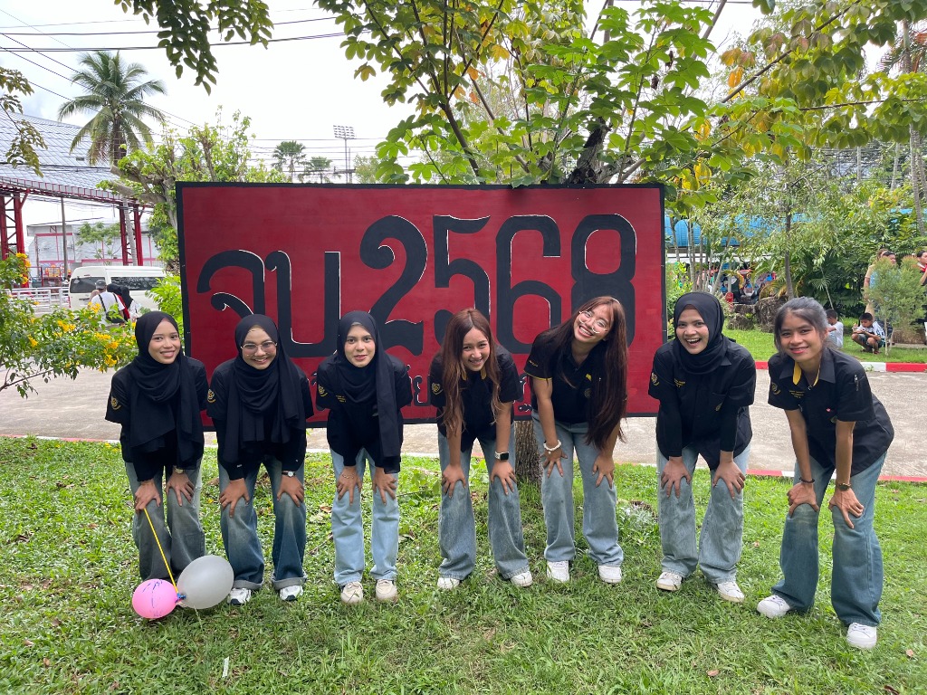 จัดป้ายงานรับปริญญา