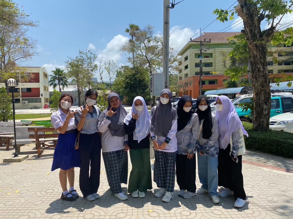 ร่วมสานสัมพันธ์กับนักเรียนที่ชอบในฟิสิกส์