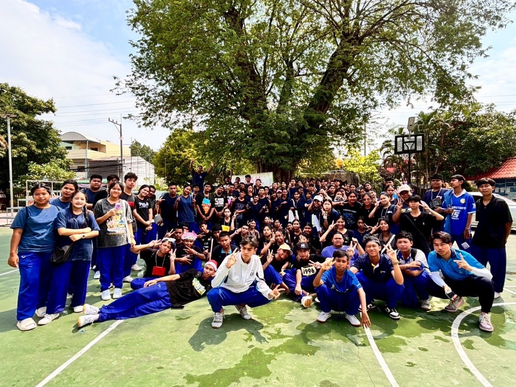 กิจกรรมสานสัมพันธ์รุ่นพี่รุ่นน้อง